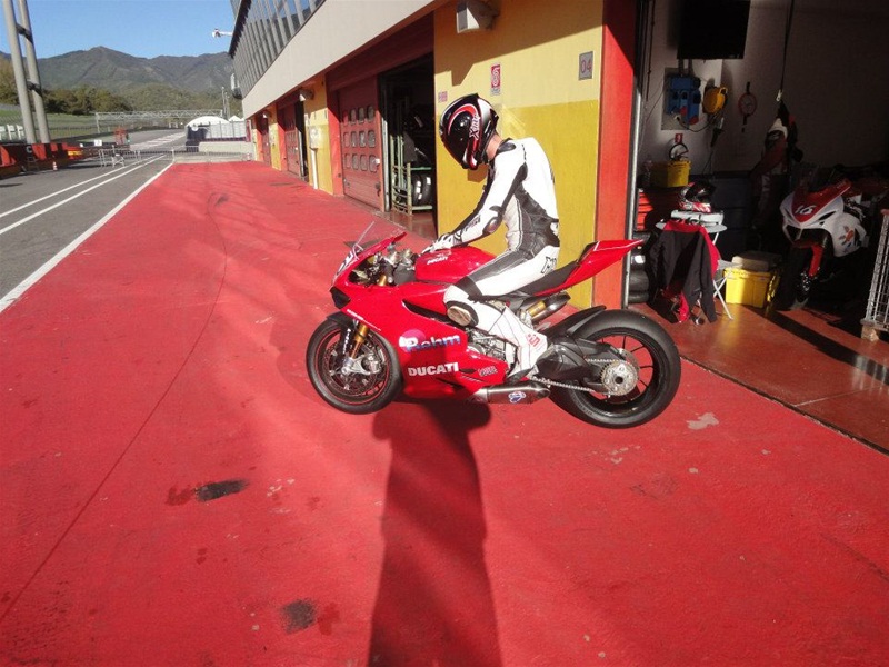 Макс Нойкирхнер испытал Ducati 1199 Panigale