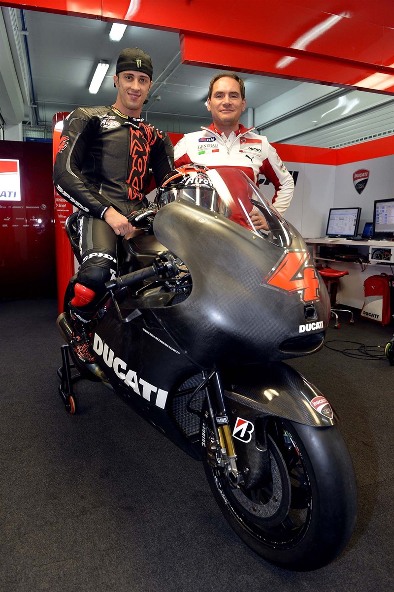 Андреа Довизиозо познакомился с командой и Ducati Desmosedici