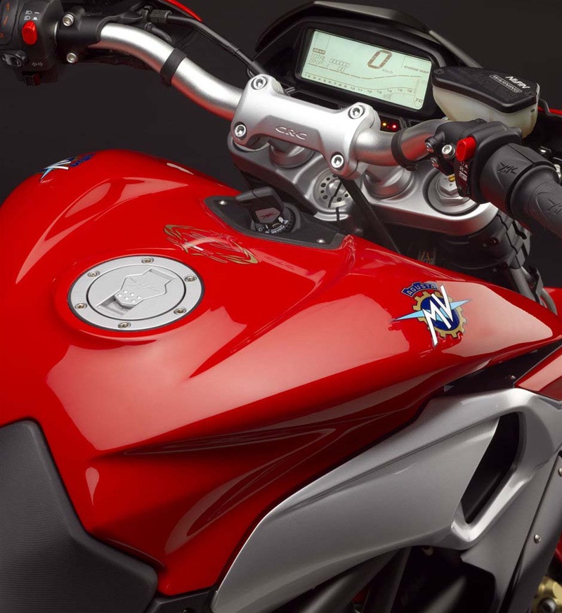 Новый мотоцикл MV Agusta Rivale 800 2013 (первые фото и немного деталей)