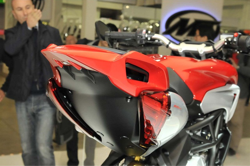 Детальные фотографии мотоцикла  MV Agusta Rivale 2013