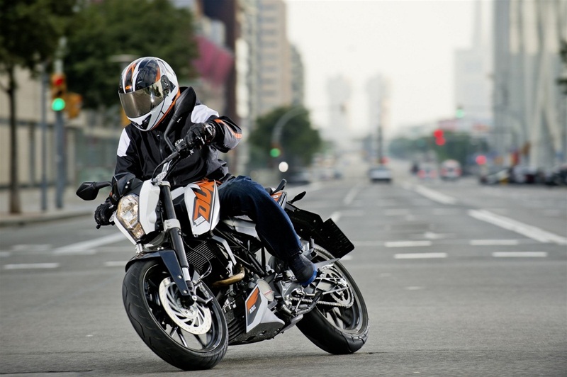 Мотоциклы KTM 125 Duke и KTM 200 Duke - теперь с АБС