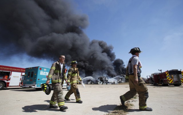 Трагедия в США -Мощный взрыв на заводе в Техасе