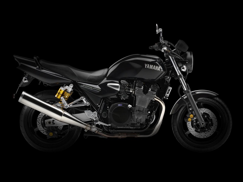 Фотографии Yamaha V-Max 2014 и Yamaha XJR1300 2014