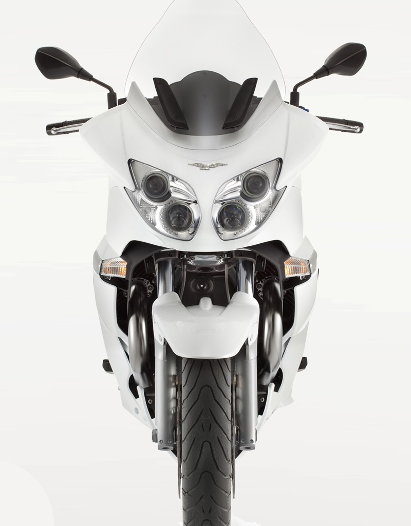 Новые расцветки мотоциклов Moto Guzzi V7 Special и Moto Guzzi Norge GT8V (2013)