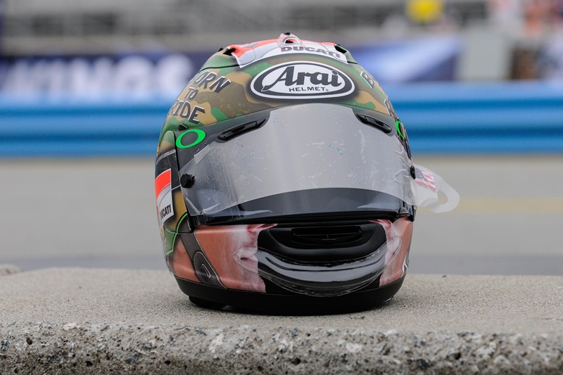 Оригинальная расцветка шлема Никки Хейдена на Гран При Лагуна Сека