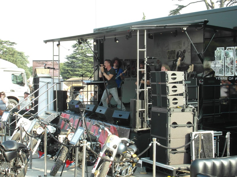 Джеймс Тоузленд и стримлайнер 52 Express на Фестивале Скорости в Гудвуде