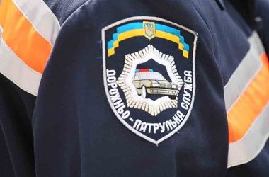 В Запорожской области гаишник "получил на орехи" от представителя "Правого сектора"