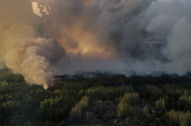 Пожар в зоне ЧАЭС еще не потушен – ГСЧС (видео)
