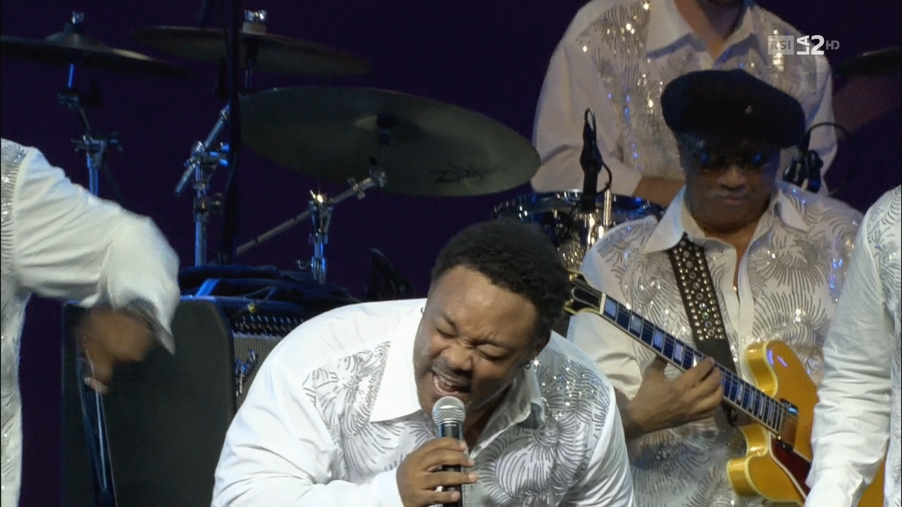 2011 Earth, Wind & Fire Experience feat. Al McKay - AVO Session Basel [HDTV 720p] 4