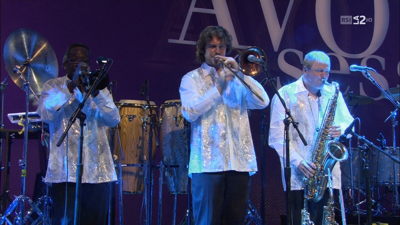 2011 Earth, Wind & Fire Experience feat. Al McKay - AVO Session Basel [HDTV 720p] 5